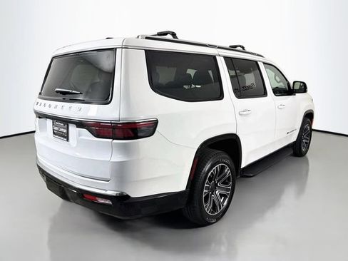 Used 2024 Jeep Wagoneer 4WD w/ Premium Group I image 7