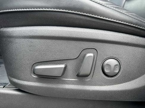 Used 2025 Kia Telluride S image 16