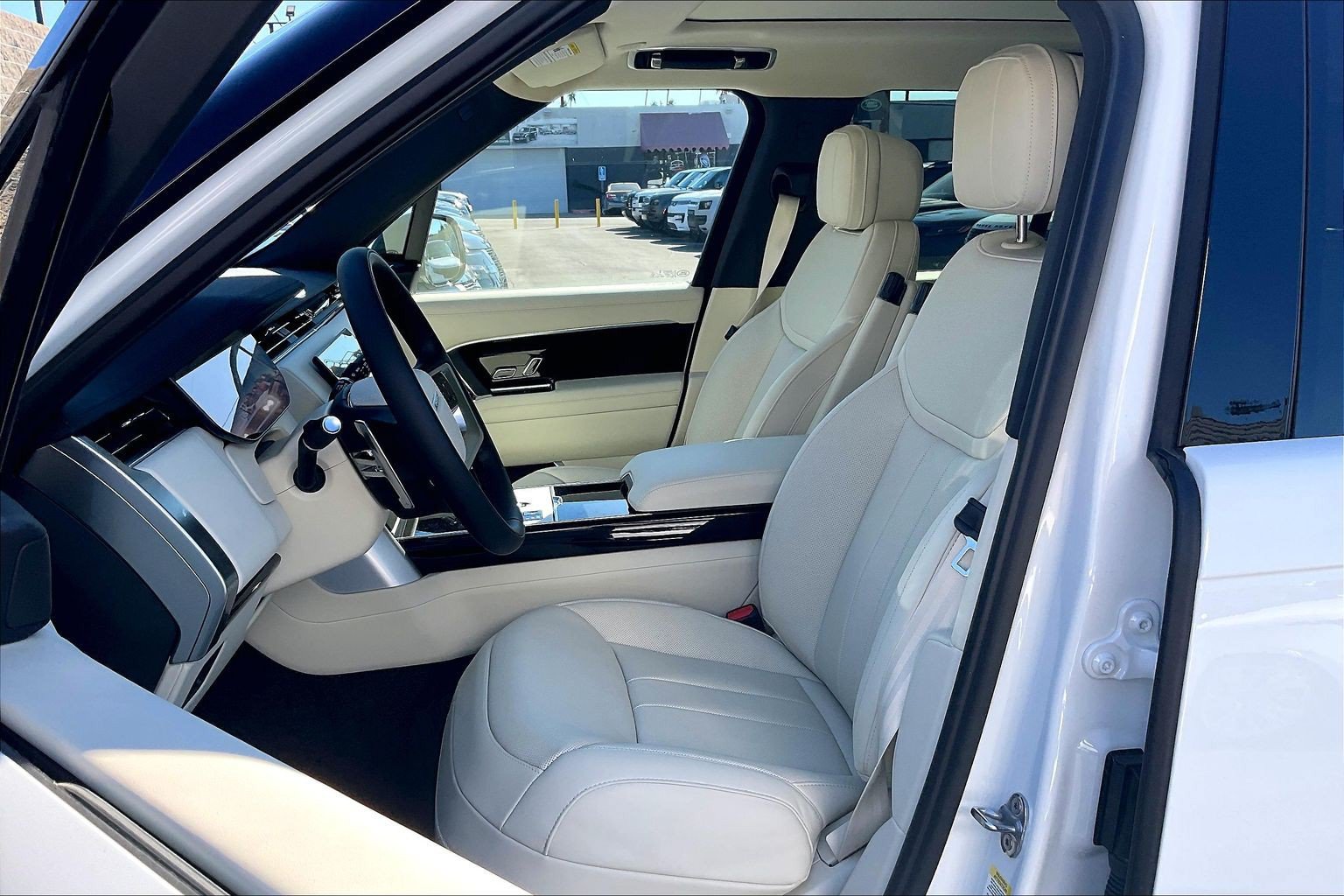 New 2026 Land Rover Range Rover SE AWD/4WD image 16
