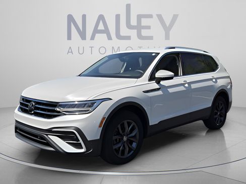 Used 2023 Volkswagen Tiguan SE image 1