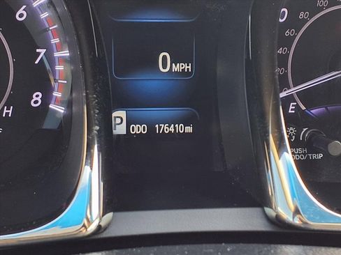 Used 2013 Toyota Avalon Limited image 18