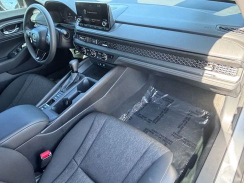 Certified 2025 Honda Accord SE image 13