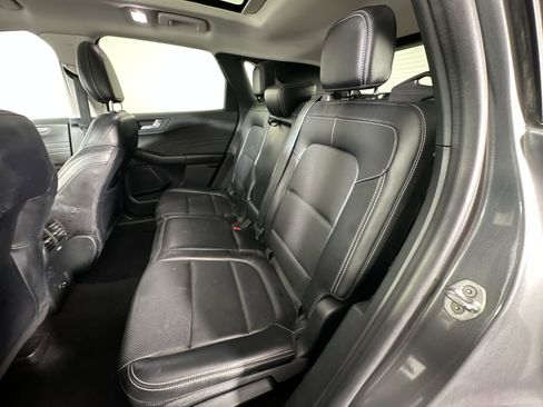 Used 2021 Ford Escape Titanium image 27