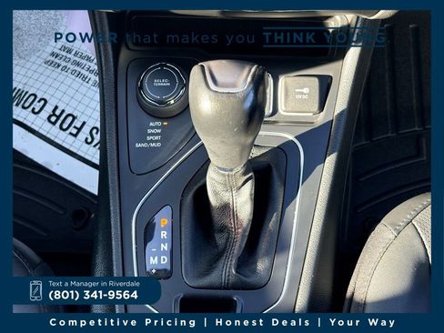 Used 2021 Jeep Cherokee Latitude Lux w/ Comfort/Convenience Group image 18