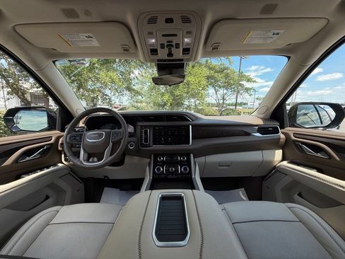 Used 2024 GMC Yukon XL Denali w/ Advanced Technology Package AWD/4WD image 30