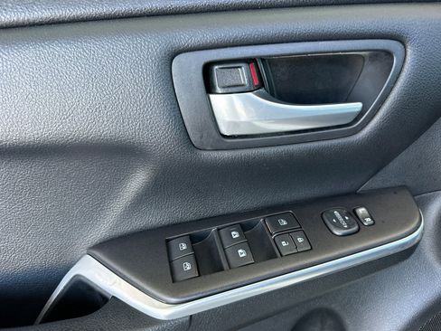 Certified 2016 Toyota Camry SE FWD image 10