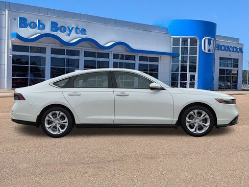 Used 2025 Honda Accord LX image 4