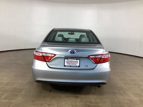 Used 2015 Toyota Camry XLE w/ Moonroof Package FWD image 6
