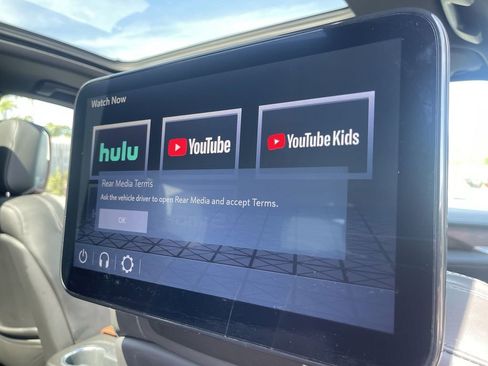 Used 2023 GMC Yukon Denali Ultimate AWD/4WD image 37