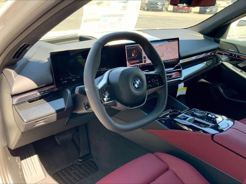 New 2024 BMW i5 eDrive40i w/ Premium Package image 8