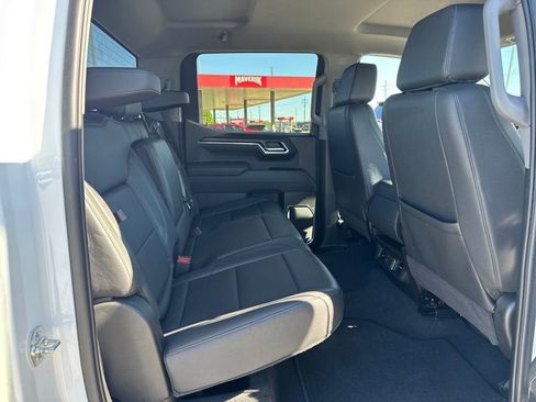 Used 2025 GMC Sierra 1500 SLT RWD image 14