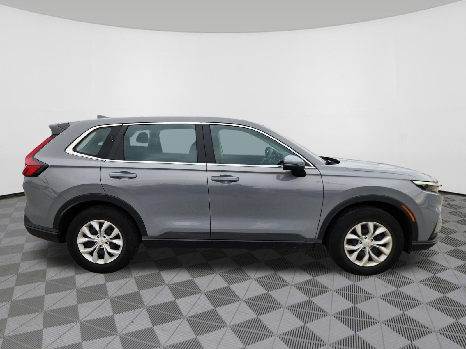 Used 2024 Honda CR-V LX image 6