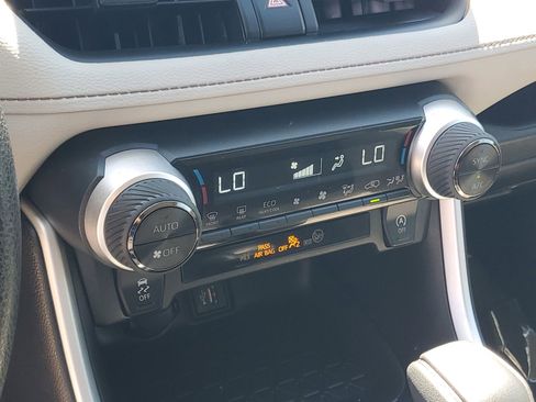 Used 2023 Toyota RAV4 XLE image 29