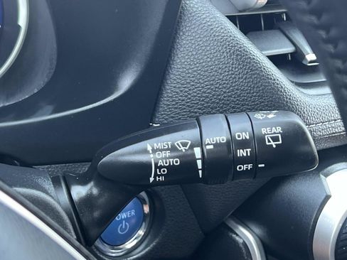 Used 2020 Toyota RAV4 Limited AWD/4WD image 27