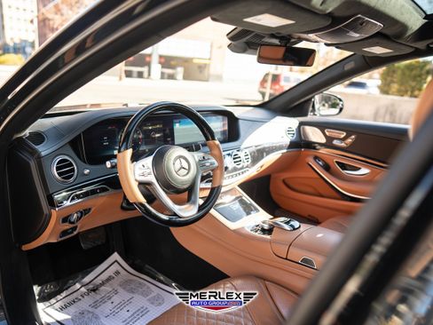 Used 2019 Mercedes-Benz S 560 4MATIC Sedan w/ Premium Package image 13