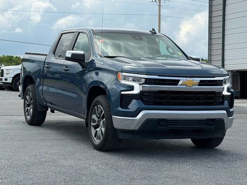 Used 2024 Chevrolet Silverado 1500 LT AWD/4WD image 2