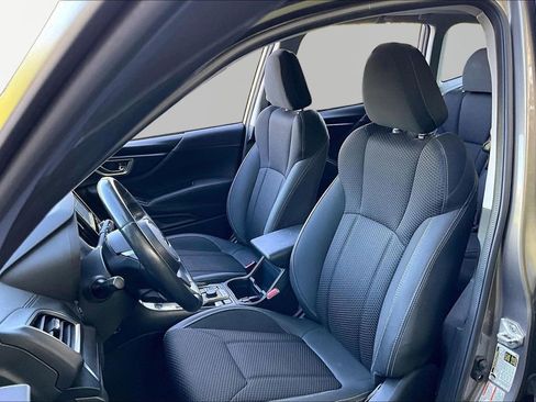 Used 2019 Subaru Forester Premium w/ All-Weather Package AWD/4WD image 16