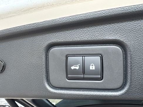 Used 2025 Nissan Pathfinder Rock Creek AWD/4WD image 38