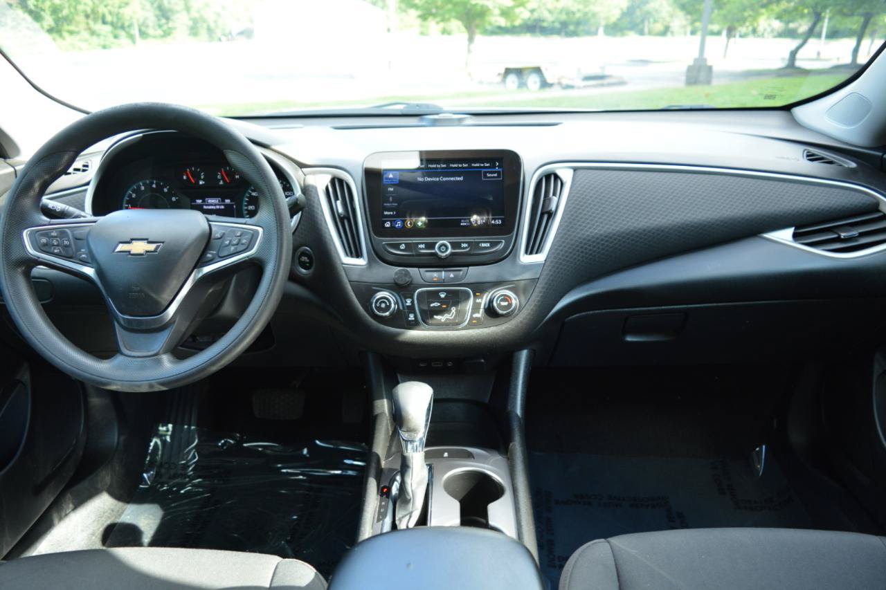 Used 2023 Chevrolet Malibu LS FWD image 18