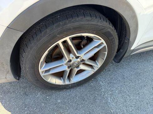 Used 2017 Hyundai Santa Fe Limited image 6