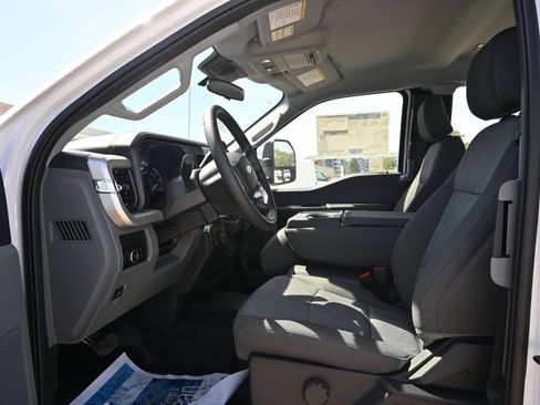 New 2026 Ford F250 XL w/ XL Chrome Package AWD/4WD image 17