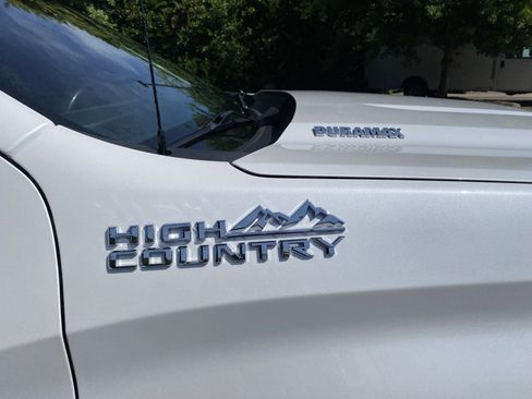 Used 2022 Chevrolet Silverado 1500 High Country w/ High Country Premium Package AWD/4WD image 44
