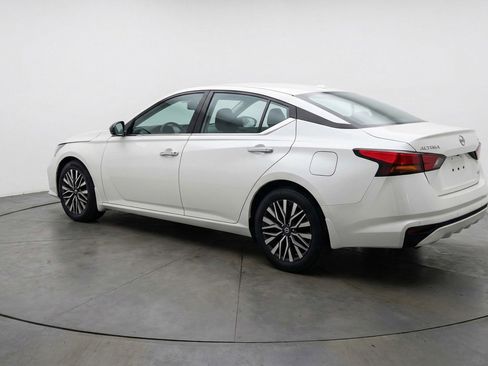 Used 2025 Nissan Altima 2.5 SV image 5