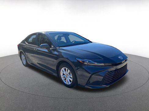 Used 2025 Toyota Camry LE image 1