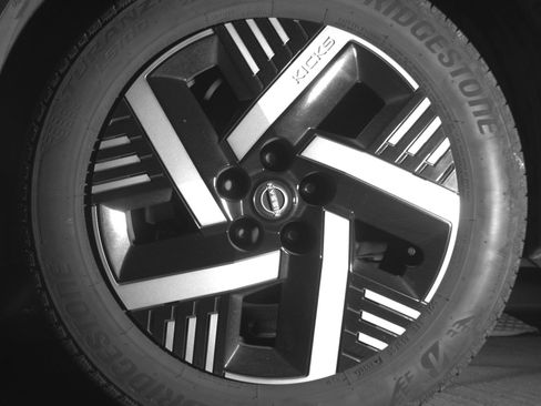 Used 2025 Nissan Kicks SV image 12