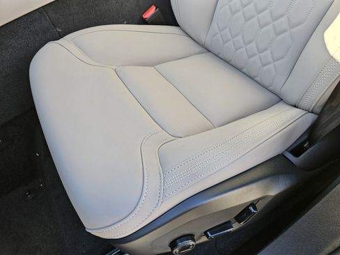 New 2026 Volvo XC90 B6 Plus w/ Protection Package Premier image 8