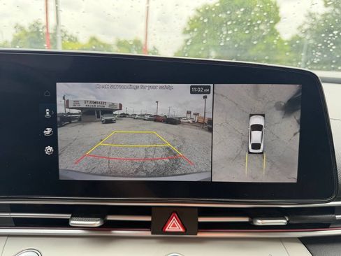 Used 2024 Hyundai Elantra Limited FWD image 15