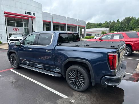 Used 2022 GMC Sierra 1500 Denali w/ Driver Alert Package II AWD/4WD image 4