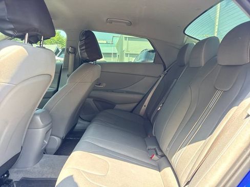 Used 2025 Hyundai Elantra Sport FWD image 11