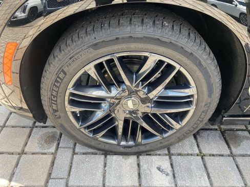 Certified 2026 Cadillac Escalade IQ Sport 2 w/ LPO, ONYX Package AWD/4WD image 18