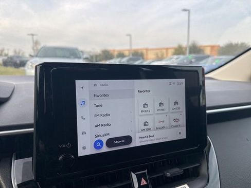 Used 2023 Toyota Corolla LE image 9