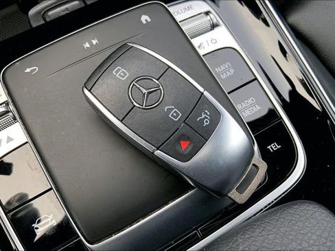 Used 2020 Mercedes-Benz GLB 250 4MATIC image 14