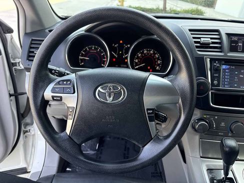 Used 2013 Toyota Highlander Plus FWD image 23