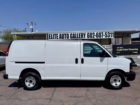 Used 2015 Chevrolet Express 2500 image 7
