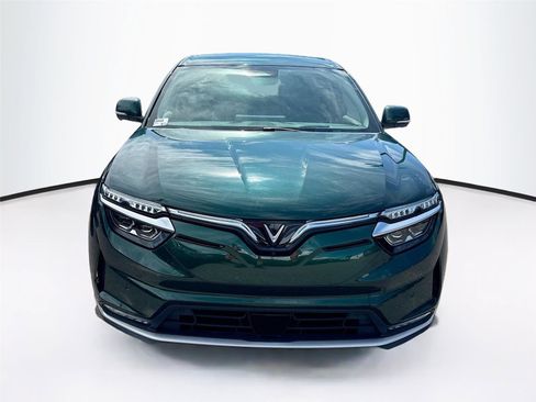 New 2025 VinFast VF 8 Eco image 2