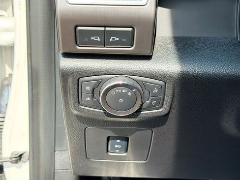 Used 2017 Ford F150 Limited w/ Trailer Tow Package image 31