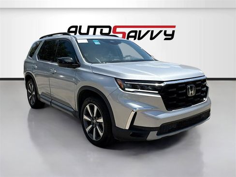 Used 2023 Honda Pilot Touring image 1