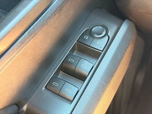 Used 2023 Chevrolet Colorado W/T RWD image 22