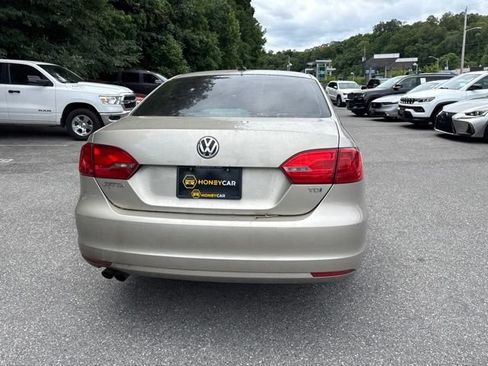 Used 2013 Volkswagen Jetta TDI FWD image 5