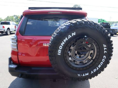 Used 2016 Toyota 4Runner SR5 AWD/4WD image 8
