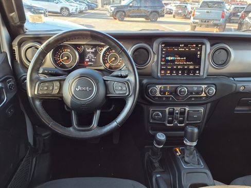 Used 2023 Jeep Gladiator Sport image 5