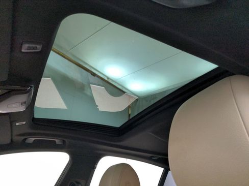 Used 2020 BMW 530e xDrive w/ Convenience Package image 15