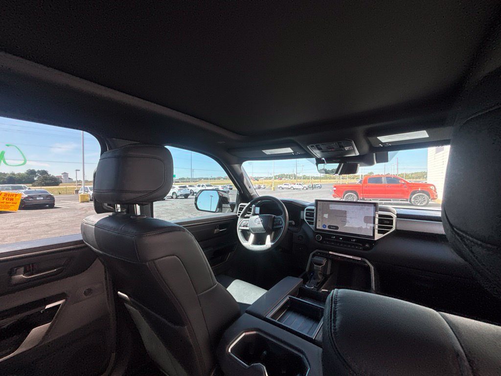 Used 2025 Toyota Tundra Limited AWD/4WD image 30