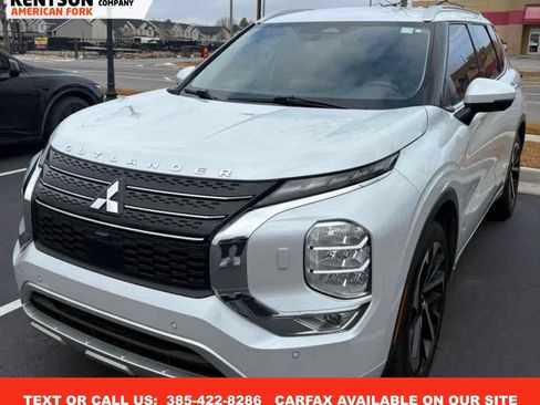 Used 2022 Mitsubishi Outlander SEL image 1