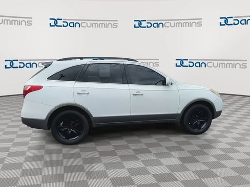Used 2010 Hyundai Veracruz Limited w/ Rear Seat Entertainment Pkg 4 FWD image 9