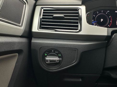 Used 2023 Volkswagen Atlas Cross Sport SE image 10